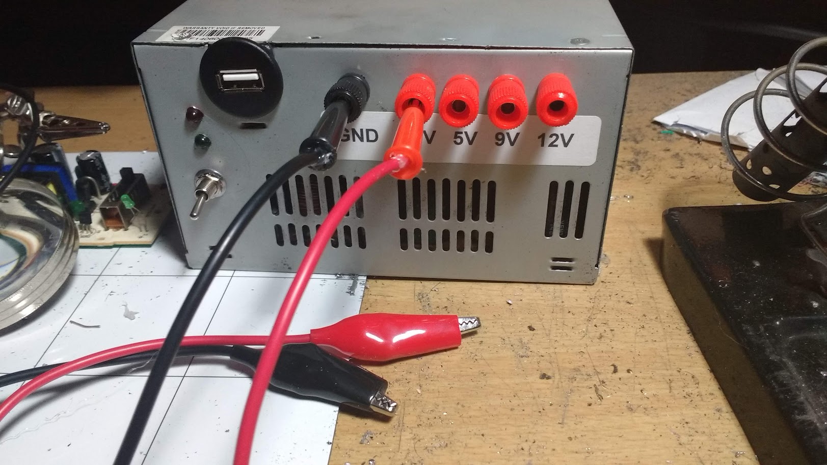 Construir un bench power supply casero con una fuente de poder de PC