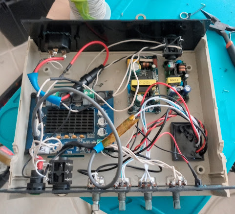 Cómo Crear un Amplificador de Bajo Eléctrico Casero y Barato